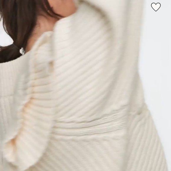 H&M Flounce Ruffle Sweater Blogger Fave - Picture 9 of 10